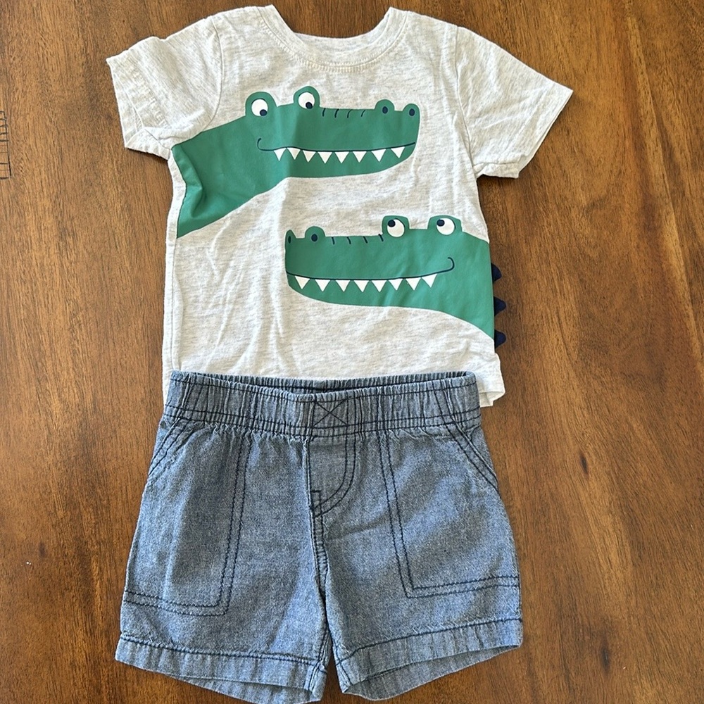 Carters Alligator Set